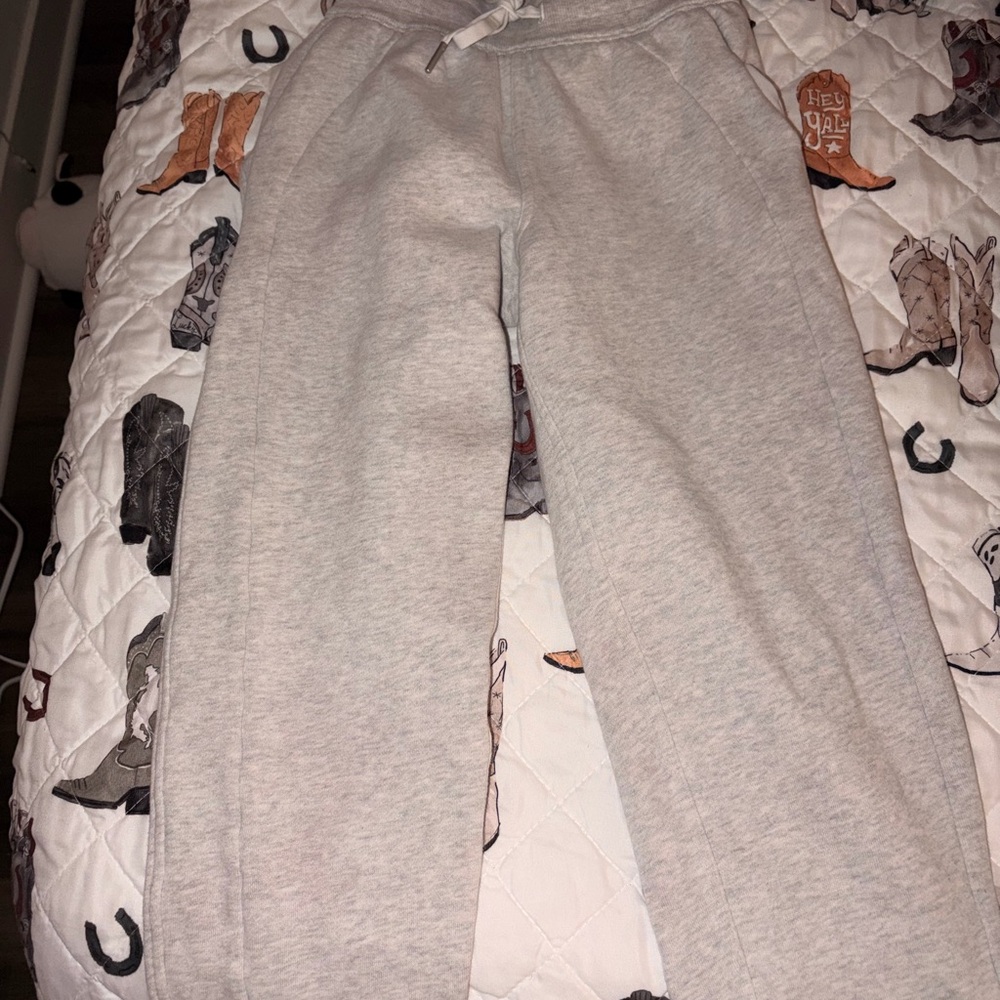 Lululemon Athletica Light Gray Sweatpants